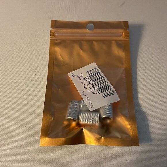Chevrolet Logo valve Stem caps in Silver set of 4 NWT - Picture 4 of 4